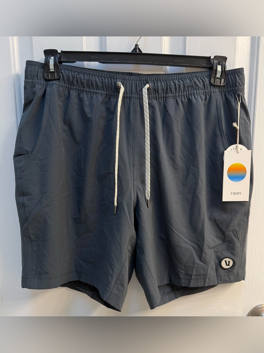 NWT Vuori Men’s Kore Short Lined 7 Inch Charcoal Athletic Shorts Size L
